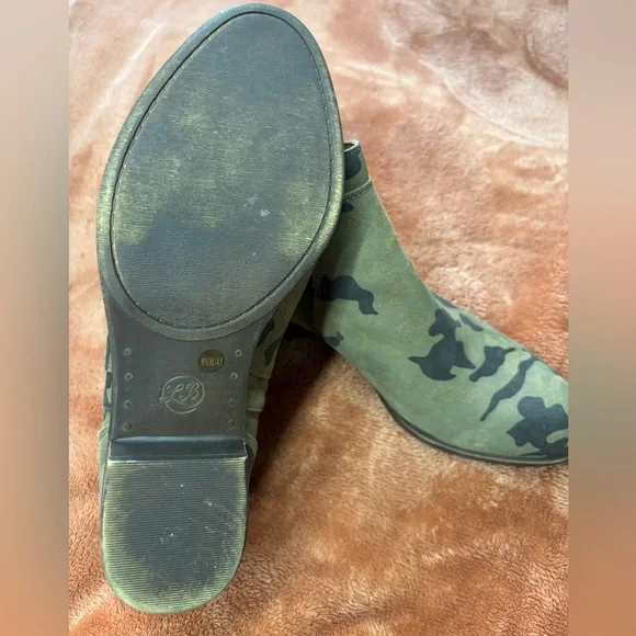 Lucky Brand Camo Suede Ankle Booties Western Low Heel Boots - Picture 8 of 10
